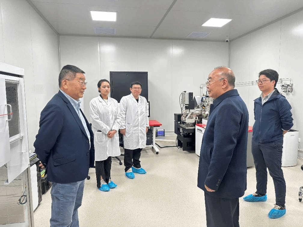 李述湯院士蒞臨海南大學皮米電鏡中心訪問交流，共話材料科學前沿發展